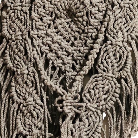 Macrame wall hanging - Picture 2 of 2
